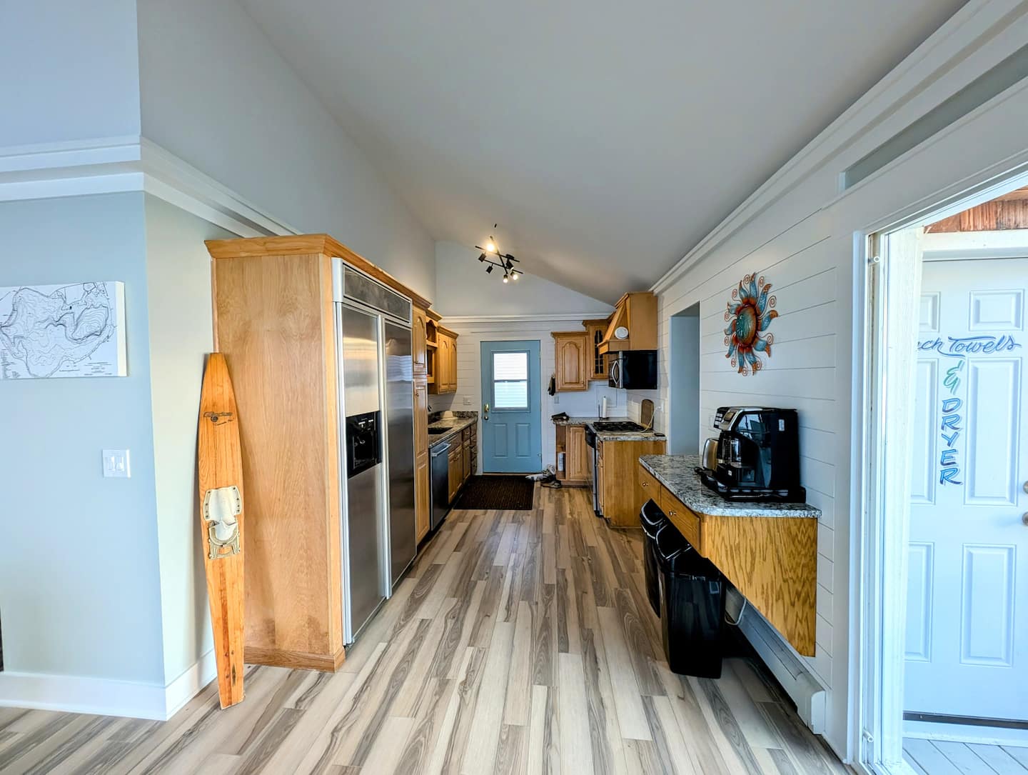 Whitmore Lake Lakefront House with Guest House — surroundings